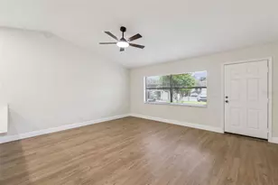 12441 Orangewood Cir, Tavares, FL 32778 - Photo 4