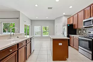 11123 Oyster Bay Cir, New Port Richey, FL 34654 - Photo 18