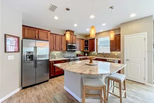 342 Alcove Dr, Groveland, FL 34736 - Photo 4