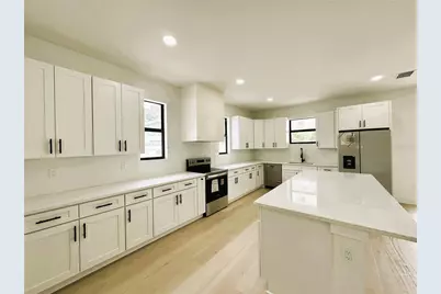 11703 Country Club Place, Tampa, FL 33612 - Photo 16