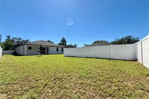 707 W Country Club Dr, Tampa, FL 33612 - Photo 32