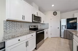 2208 Canaan Dr, Lake Alfred, FL 33850 - Photo 10