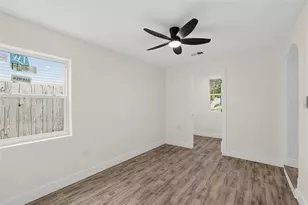 4050 26th St N, Saint Petersburg, FL 33714 - Photo 6