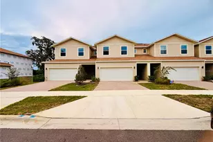 915 Lakefront Village Dr, Clermont, FL 34711 - Photo 2