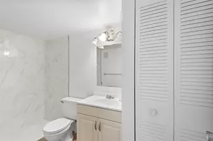 555 62nd St S, Saint Petersburg, FL 33707 - Photo 6