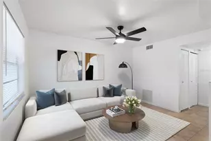555 62nd St S, Saint Petersburg, FL 33707 - Photo 2