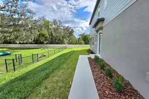 3258 Lapis Lk Dr, Zephyrhills, FL 33541 - Photo 2