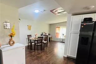 1013 Lianne Pl, Seffner, FL 33584 - Photo 10