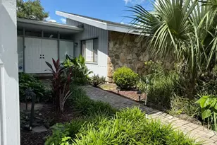 107 Canterbury Dr, Haines City, FL 33844 - Photo 2