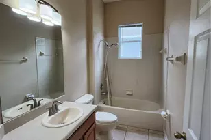 19205 Meadow Pine Dr, Tampa, FL 33647 - Photo 10