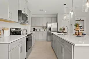 3256 Cup Dr, Lakeland, FL 33803 - Photo 2