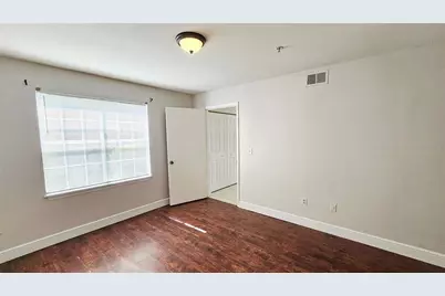 7330 Westpointe Boulevard #412, Orlando, FL 32835 - Photo 12