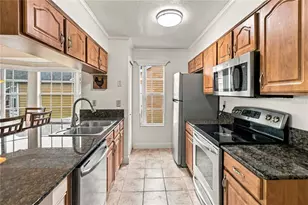 2478 Sweetwater Club Cir, Kissimmee, FL 34746 - Photo 6