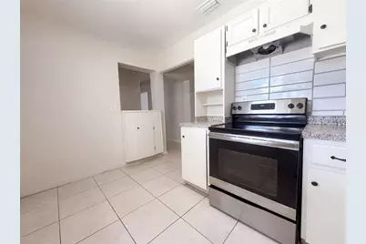 7916 Endive Avenue, Tampa, FL 33619 - Photo 8