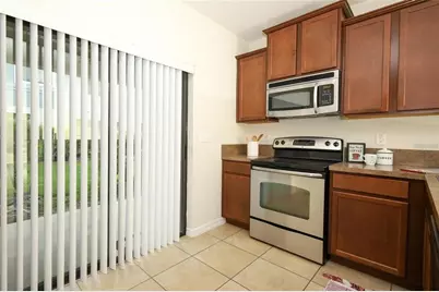 5221 Windsor Lake Circle, Sanford, FL 32773 - Photo 8