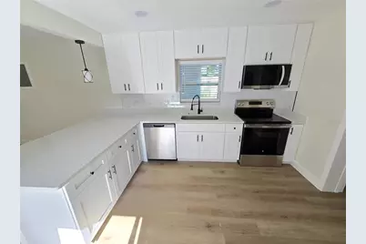 416 W Ianthe Street #2, Tavares, FL 32778 - Photo 2