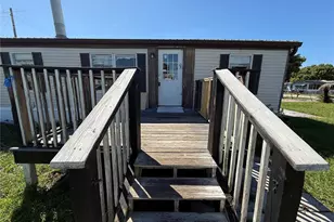 2001 Pine St, Saint Cloud, FL 34769 - Photo 2