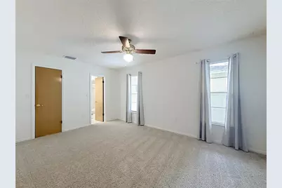 10617 Seminole Forest Street E, Seminole, FL 33778 - Photo 14