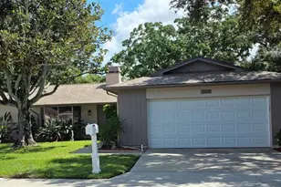 10617 Seminole Forest St E, Seminole, FL 33778 - Photo 2
