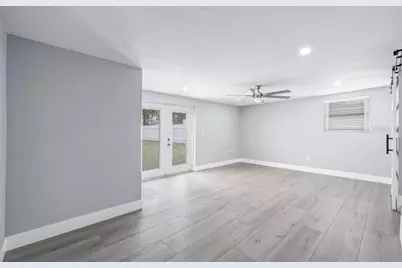 817 W Bougainvillea Avenue, Tampa, FL 33612 - Photo 18