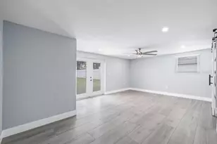 817 W Bougainvillea Ave, Tampa, FL 33612 - Photo 18