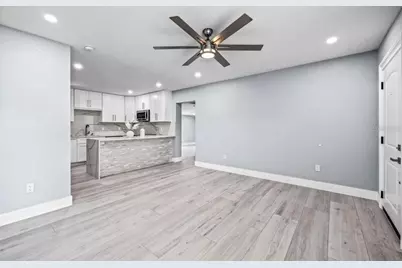 817 W Bougainvillea Avenue, Tampa, FL 33612 - Photo 14