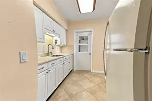 1215 56th Ave Dr E, Bradenton, FL 34203 - Photo 12