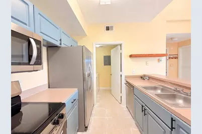 5500 Metrowest Boulevard #14-308, Orlando, FL 32811 - Photo 4