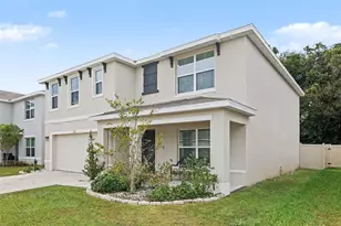 8693 Triumph Cir, Wildwood, FL 34785 - Photo 4