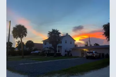 834 E 25th Avenue, New Smyrna Beach, FL 32169 - Photo 1