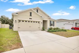 34024 Sky Blossom Cir, Leesburg, FL 34788 - Photo 2