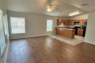 925 Oak Dr, Groveland, FL 34736 - Photo 2