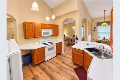 4640 Eagle Peak Drive, Kissimmee, FL 34746 - Photo 4