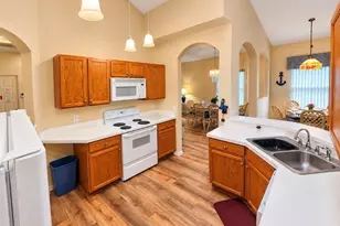 4640 Eagle Peak Dr, Kissimmee, FL 34746 - Photo 4