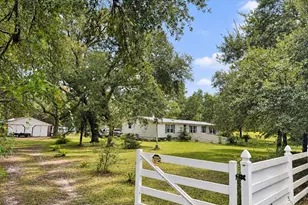 9190 SW 156 Pl, Dunnellon, FL 34432 - Photo 1