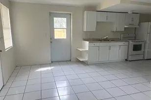 4402 N 72nd St, Tampa, FL 33610 - Photo 2
