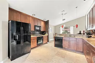 2618 Clementon Park Ct, Orlando, FL 32835 - Photo 12