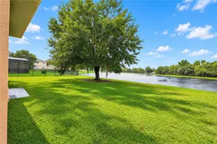2838 Sweetspire Cir, Kissimmee, FL 34746 - Photo 2