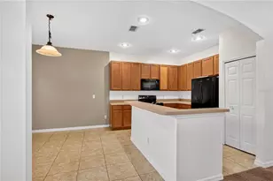 2838 Sweetspire Cir, Kissimmee, FL 34746 - Photo 20
