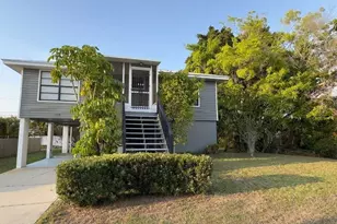 536 45th St Ct W, Palmetto, FL 34221 - Photo 2