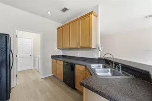 185 Venetian Bay Cir, Sanford, FL 32771 - Photo 10