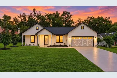 381 Carriage Lane, Lady Lake, FL 32159 - Photo 1