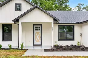 381 Carriage Ln, Lady Lake, FL 32159 - Photo 4
