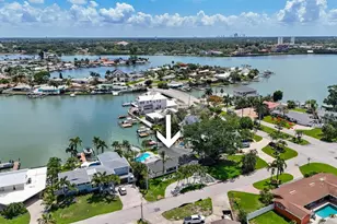 7905 9th Ave S, Saint Petersburg, FL 33707 - Photo 2