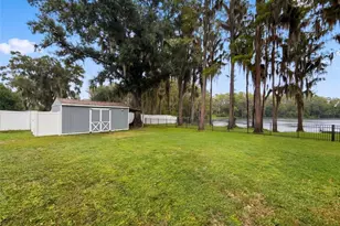 219 Willow Bend Pkwy, Lutz, FL 33549 - Photo 26