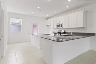 5549 Ronin Dr, Saint Cloud, FL 34771 - Photo 4