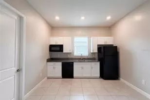 9430 Channing Hill Dr, Ruskin, FL 33573 - Photo 8