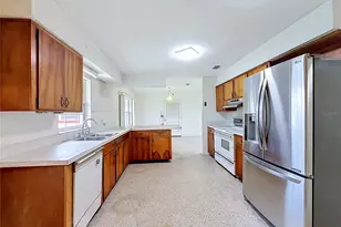 15150 Colley Dr, Tavares, FL 32778 - Photo 4