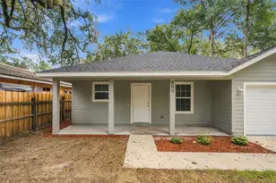 909 NE 18th Ter, Gainesville, FL 32641 - Photo 24