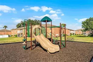 448 Banyon Tree Cir, Maitland, FL 32751 - Photo 2